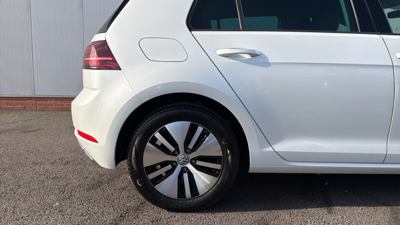 Volkswagen Golf 99kW e-Golf 35kWh 5dr Auto Electric Hatchback